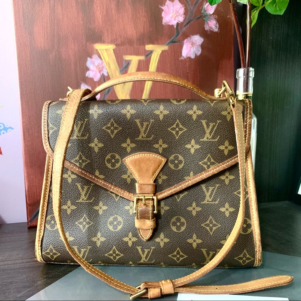 ❌SOLD ❌ Beautiful Louis Vuitton crossbody handbag
